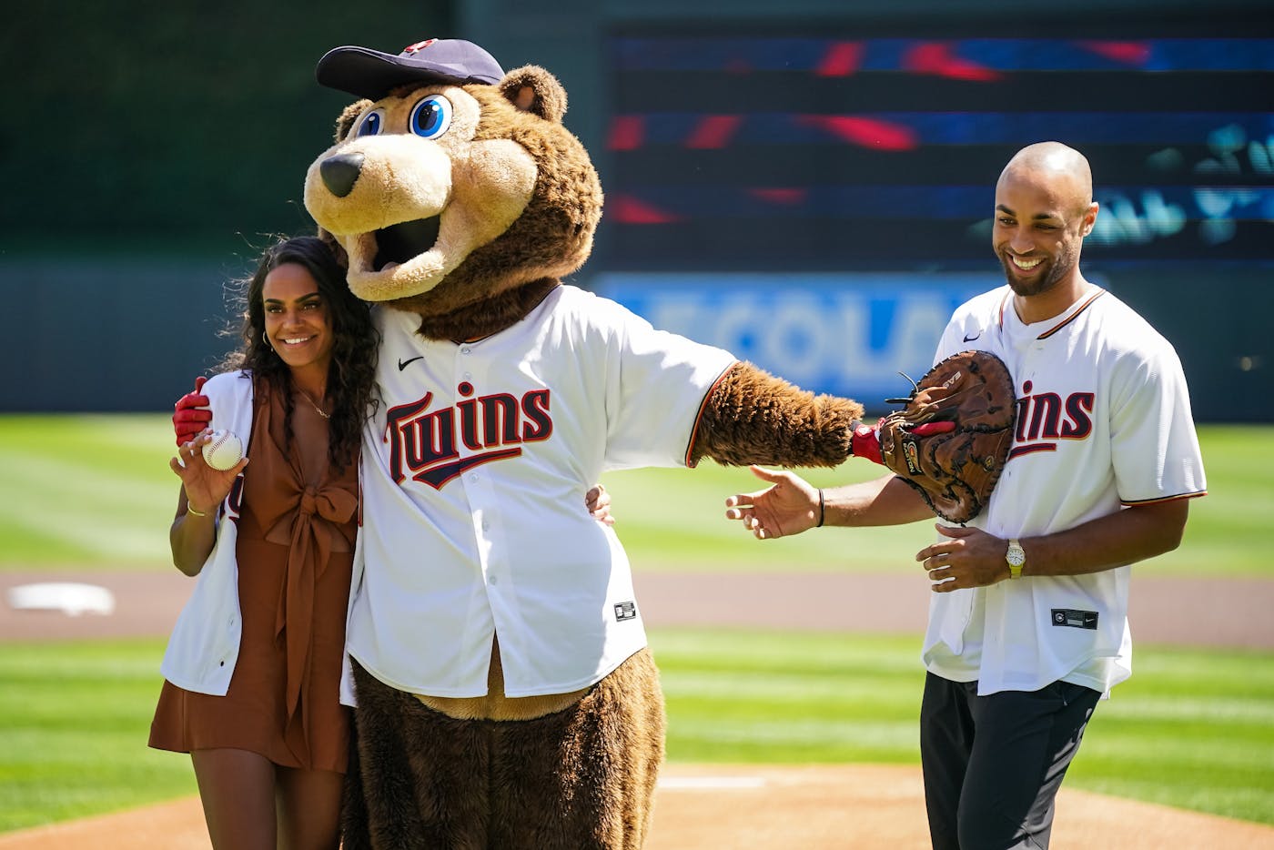 TC Bear - Minnesota Twins mascot.  River falls, Minnesota twins, Local  events